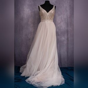 Allure womens wedding gown size 12